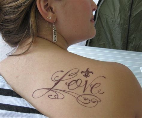 love tattoo on shoulder | Girl shoulder tattoos, Shoulder tattoos for ...