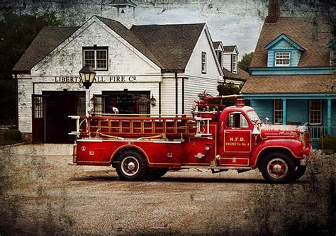 341 best images about Fire Trucks on Pinterest | Trucks, Antiques and ...