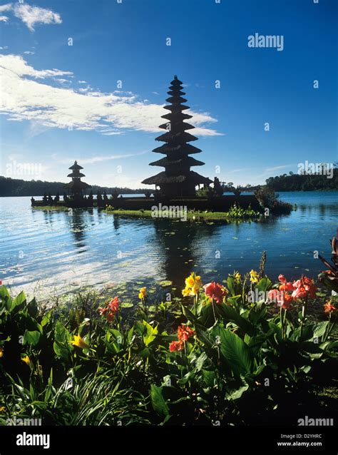 Ulu danu temple at lake bratan hi-res stock photography and images - Alamy