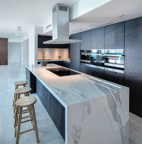 Keep Up With The Waterfall Countertop Trend - Looks That Inspire ...