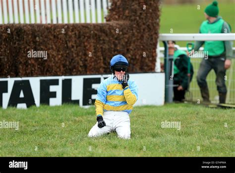 Horse Racing - Towcester Racecourse Stock Photo - Alamy