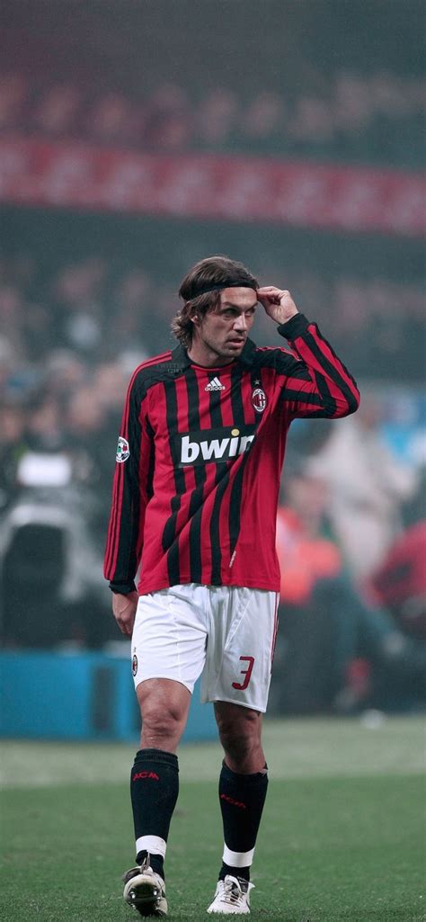 Paolo Maldini at A.C. Milan 2007 | Wallpaper de futebol, Paolo maldini ...