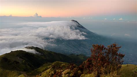 Sunrise view of Mt Merapi from peak of Mt Merbabu, Indonesia [OC ...