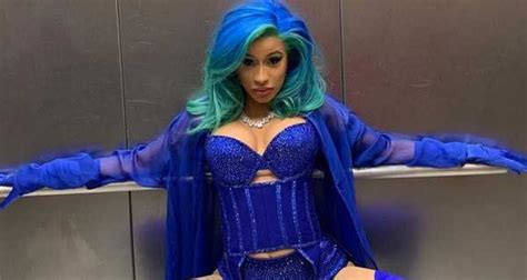 Cardi B Gets Massive Back Tattoo, Shows It Off In Skimpy Bikini :: Hip ...