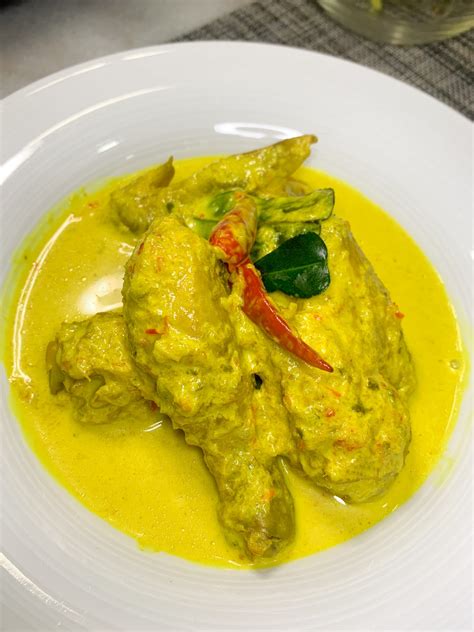 Ayam Masak Lemak Cili Padi | Chicken in Spicy Turmeric Curry - Nomadette