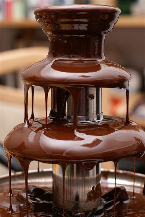 File:Small Chocolate Fountain.JPG - Wikimedia Commons