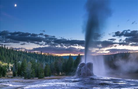 Beyond Old Faithful: A Geyser-Gazing Guide to Yellowstone National Park