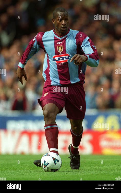 UGO EHIOGU ASTON VILLA FC 02 April 2000 Stock Photo - Alamy