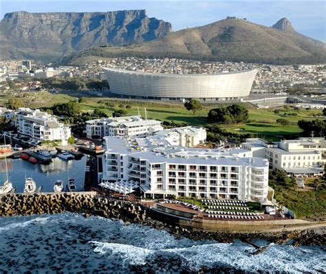 Radisson Blu Waterfront - Accommodation in Cape Town - Weekend Getaways ...