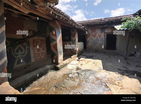 Sohrai paintings on mud wall houses painted by Kurmi caste artists ...