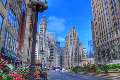 The Magnificent Mile Area Walk, Chicago, Illinois