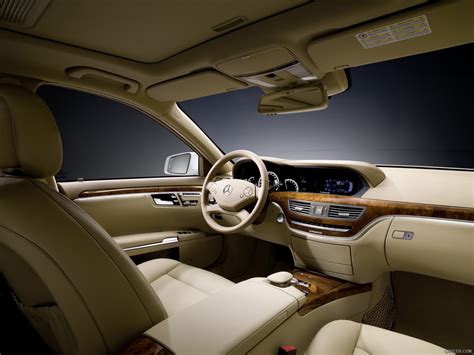 Mercedes-Benz S400 BlueHyrbid - Interior | Caricos