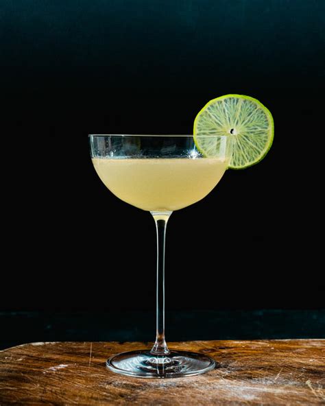 Refreshing Gin Gimlet Cocktail Recipe