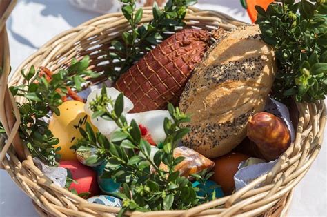 Holy Saturday Traditions: From Blessing Baskets To Easter Fires ...