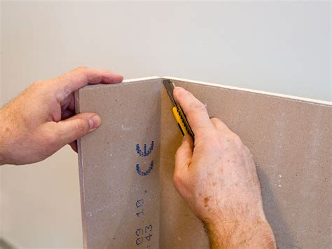 How to Cut Drywall: 7 Steps (with Pictures) - wikiHow