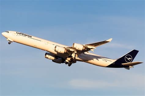 Lufthansa Airbus A340-600 D-AIHF PH04484 1:400