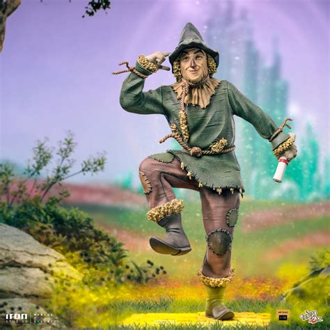 Iron Studios Reveals New The Wizard of Oz Statue with the Scarecrow