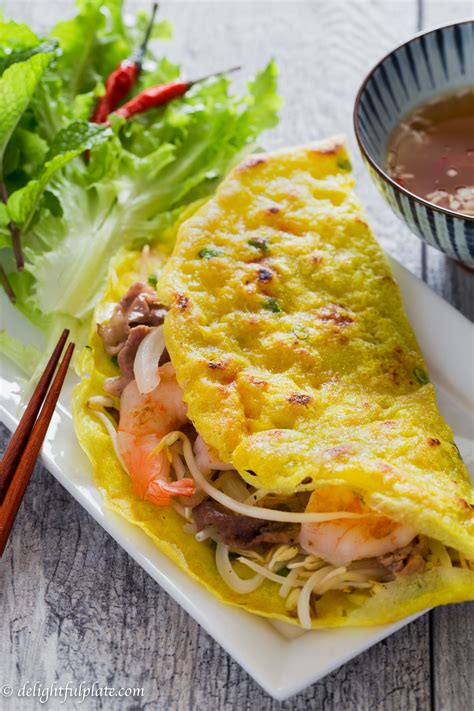 Vietnamese Crepe (Banh Xeo) is crispy, light and filled with shrimp ...