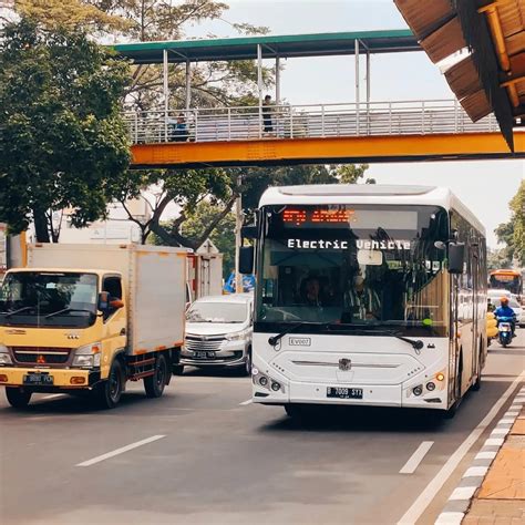 Zhongtong Bus brings a 6 meter electric bus to the show | Busworld ...