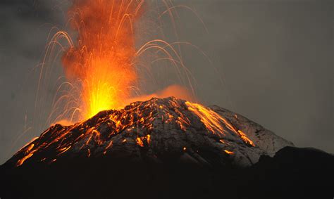 Spectacular Images of Turrialba Volcano Eruption | CosmosUp