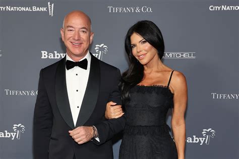 Fundraiser audience groans when Jeff Bezos only donates $500,000