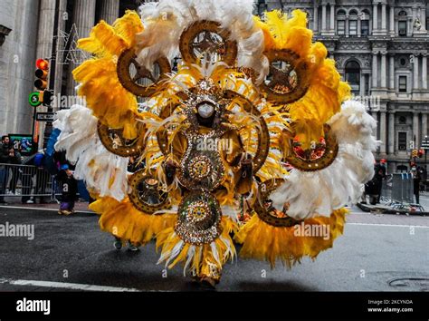 Feathered costume hi-res stock photography and images - Alamy