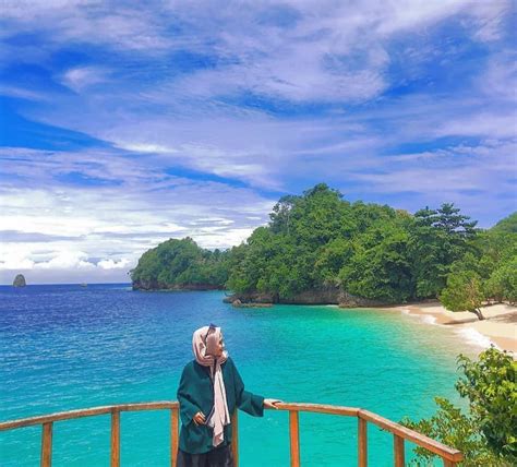 Info Wisata Pantai Tiga Warna Malang: Lokasi, Rute, dan Tips