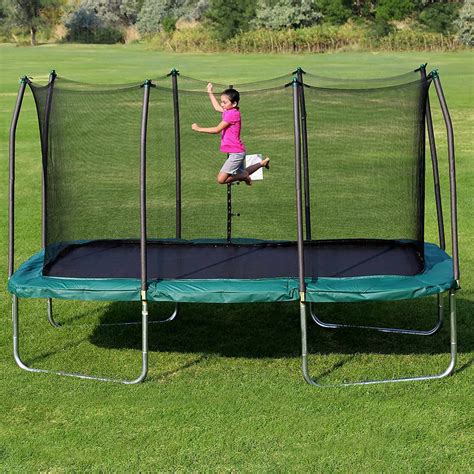 Best Rectangle Trampoline for More Bounce & Jumping Space [Reviews]