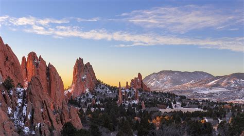 Sunrise at Garden of the Gods | Sunrise, Nature pictures, Garden