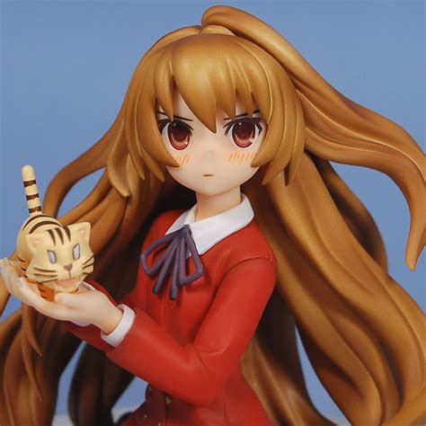 Aisaka Taiga (PVC Figure) Images List