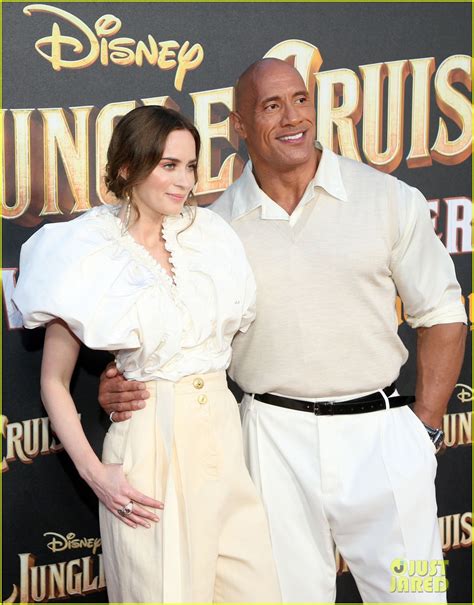 Photo: emily blunt dwayne johnson edgar ramirez jungle cruise premiere ...