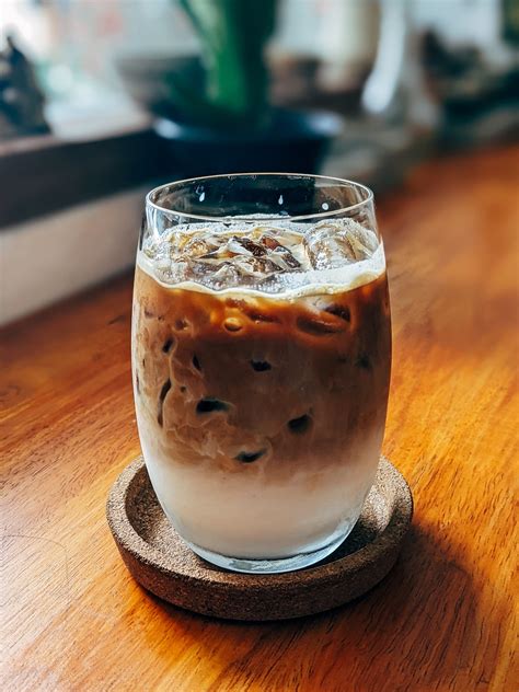 Es Kopi Susu: Nikmatnya Kesejukan dalam Gelas - Siroca