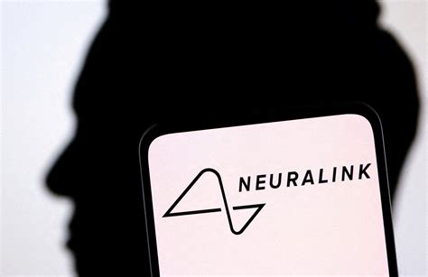 Neuralink's first human patient able to control mouse through thinking ...