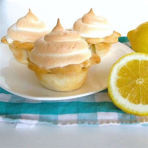 Individual Mini Lemon Meringue Pies {Small Batch - Yield 6 mini pies ...