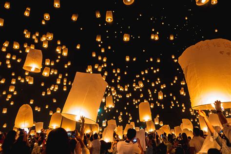 parceiro fumaça Discutir floating lantern ceremony claro A paixão ...