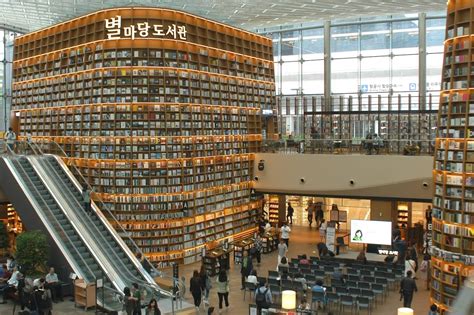 A new library opens in Asia's largest underground shopping center ...