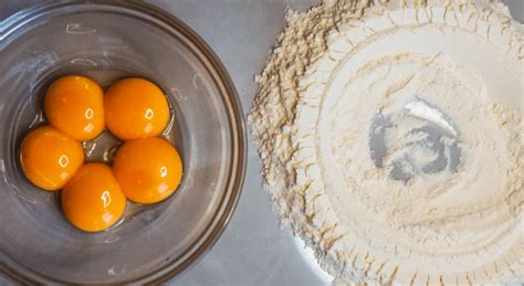 Easy egg pasta dough Spaghetti - chili & tonic