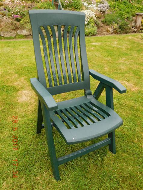 Green Plastic Garden Chairs Wilko - Green plastic garden chairs in KT6 ...