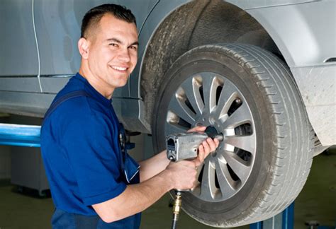 How to Become an Automotive Technician