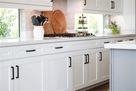 Best Hardware With White Shaker Cabinets | www.resnooze.com