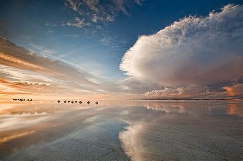 Salar de Uyuni, The World's Largest Natural Mirror - Traveldigg.com