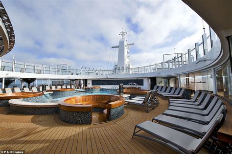 Inside P&O Cruises' Iona, a glamorous £730m giant of the sea that's ...