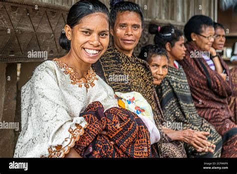 Indonesian People in traditional attire Stock Photo - Alamy