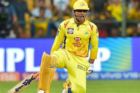 IPL 2020: Watch - MS Dhoni Brings Out The Helicopter Shot As The Crowd ...