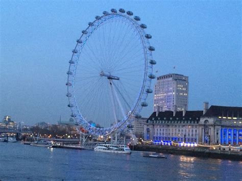 London Eye Ferris wheel | London eye ferris wheel, Cool places to visit ...