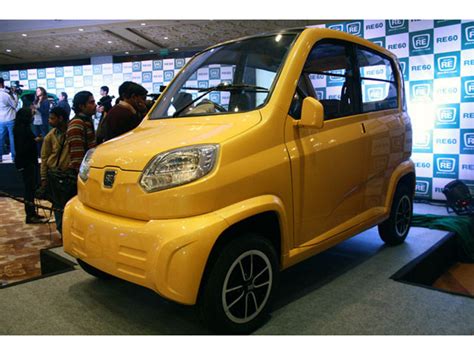 Bajaj RE60 Quadricycle - A good upgrade from motorbikes | CarTrade