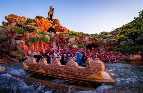 Tokyo Disneyland Considers Splash Mountain Redo - Disney Tourist Blog ...