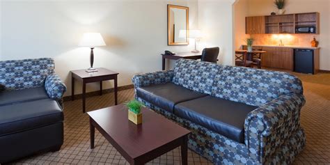 Holiday Inn Express & Suites Mankato East Guest Room & Suite Options