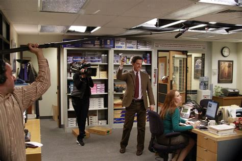 'The Office' stays true to its heart, even after 9 seasons - Los ...