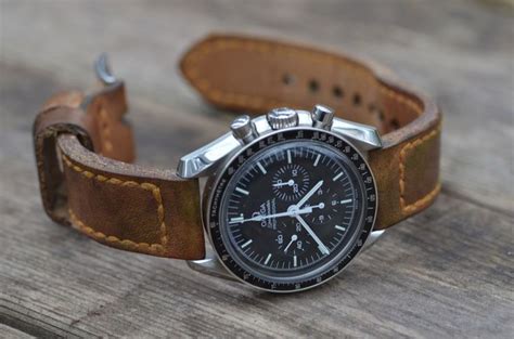 Omega Speedmaster with brown leather strap | Omega watch vintage ...